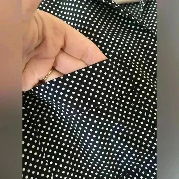 EUC Liz Claiborne Blouse Button Down, Polka Dot Women’s size small - Picture 6 of 9
